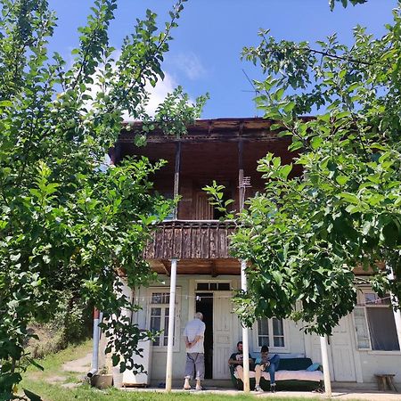 Racha Chogovadze'S Guest House Ambrolauri Exterior foto